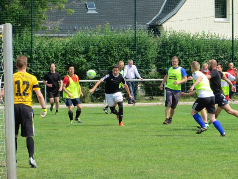 Fußballfest mit Schwesterfirmen